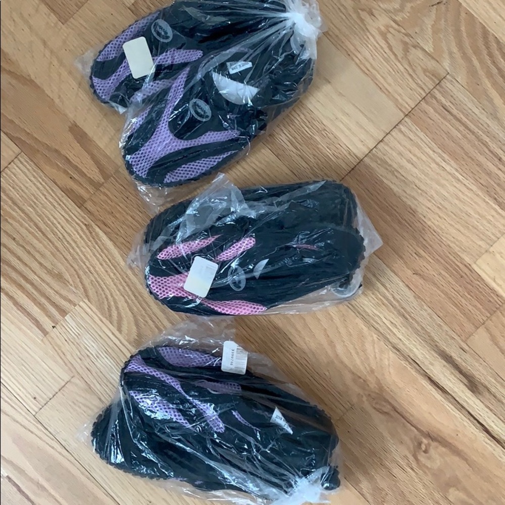 Wave Girl Water Shoes Size 3 NEW
